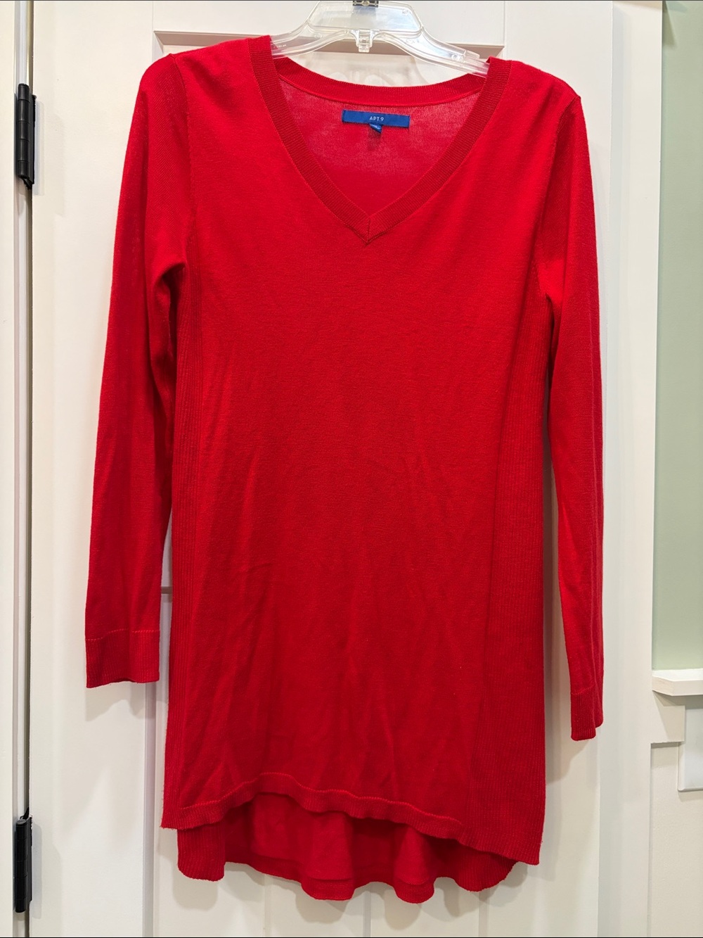 Apt. 9 Red V-Neck Long Sleeve Tunic